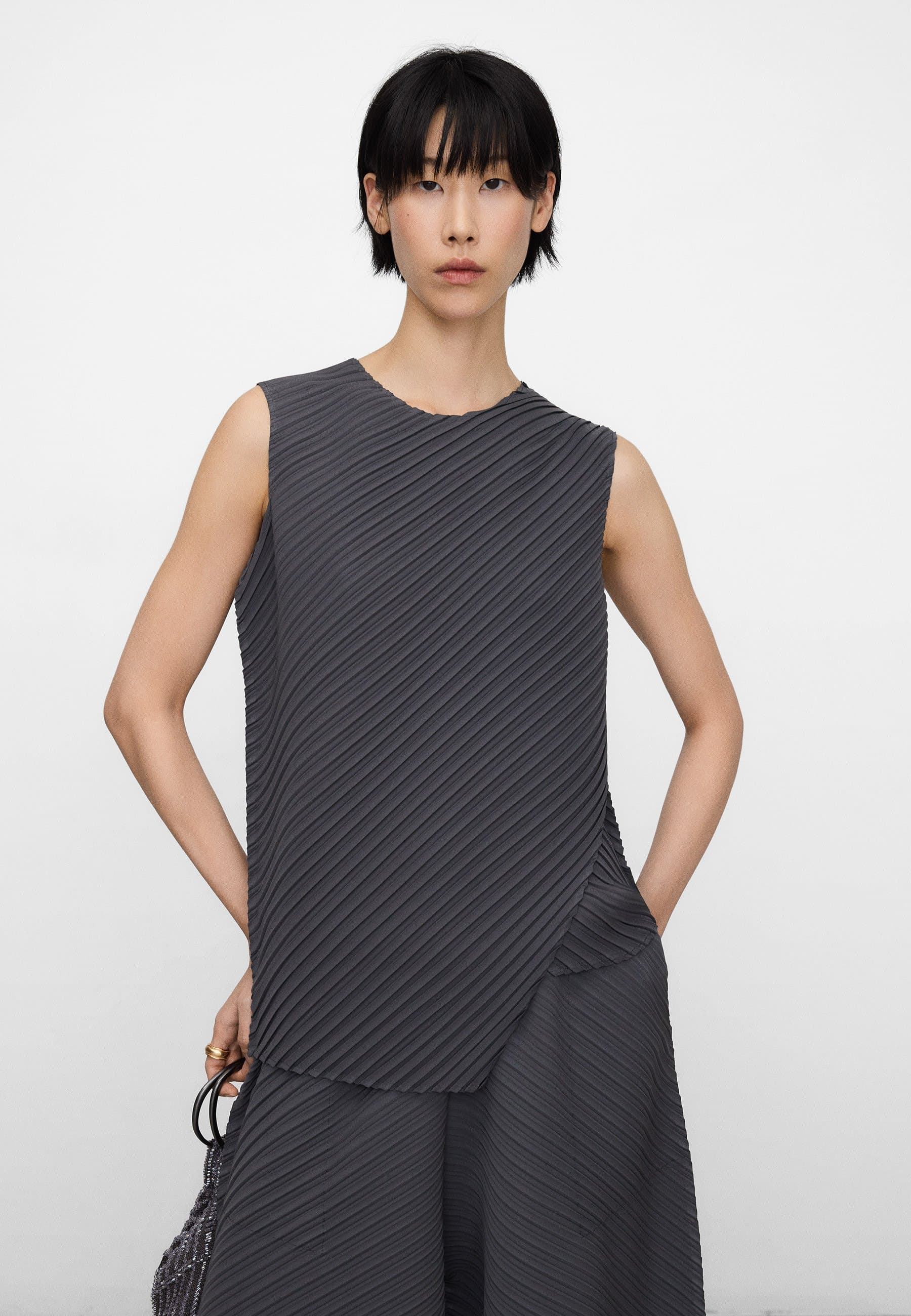 ASYMMETRICAL