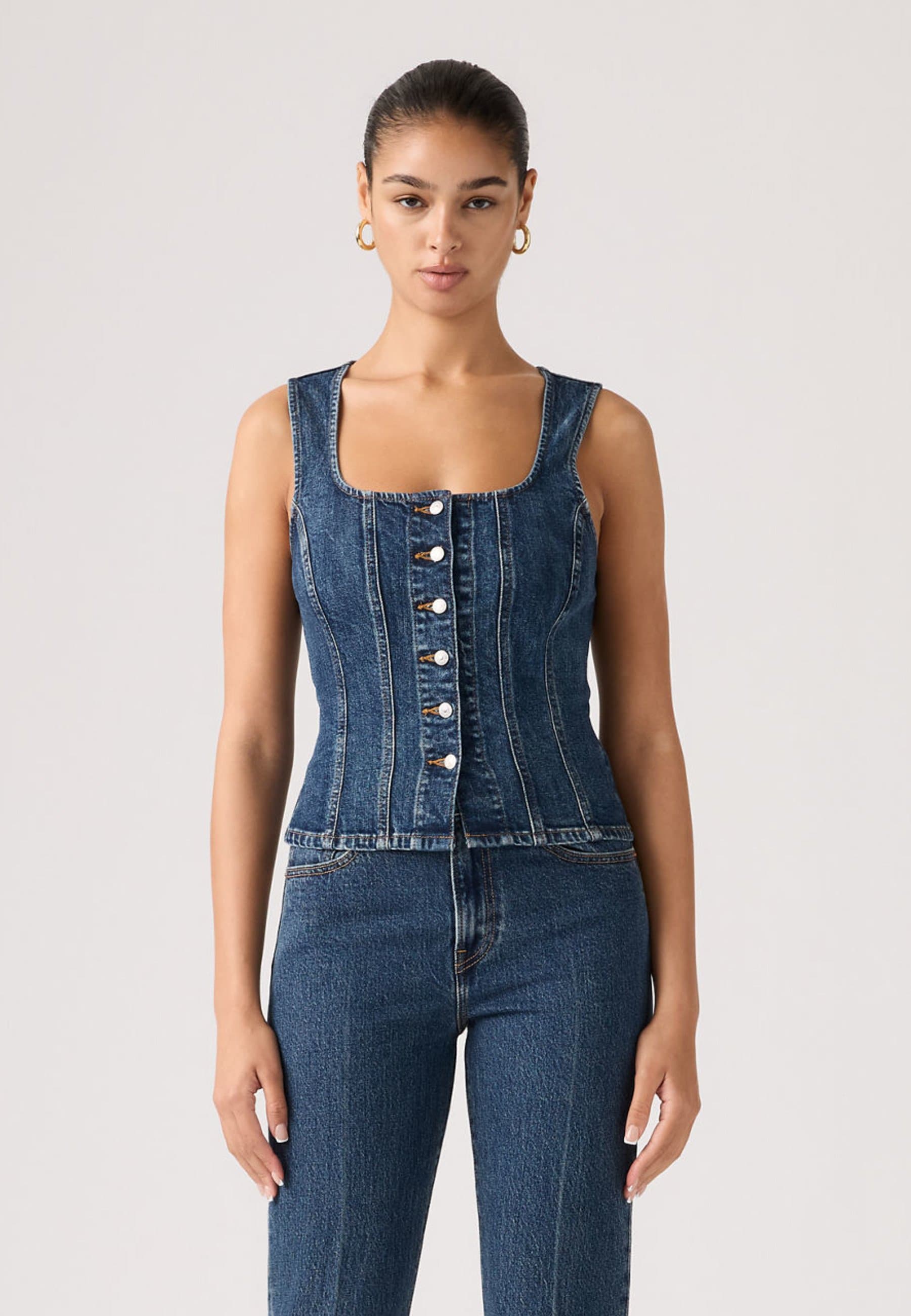 SCULPTED TOP