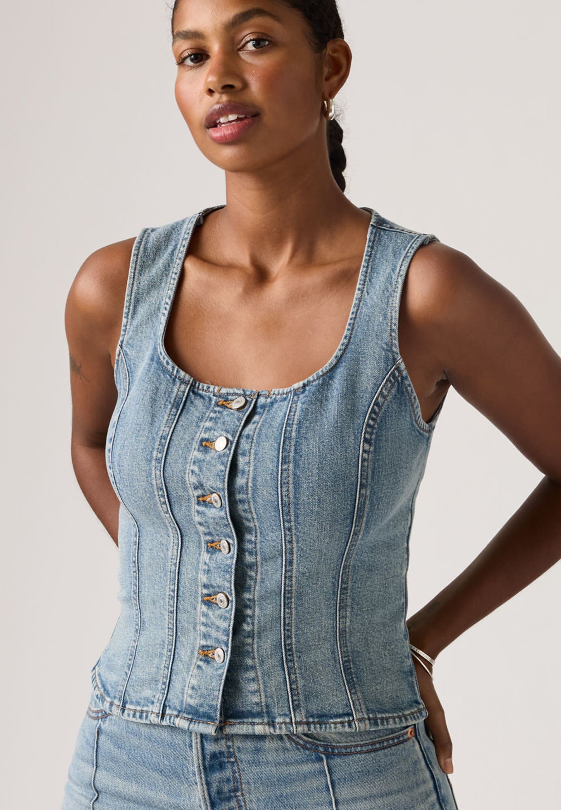 SCULPTED TOP