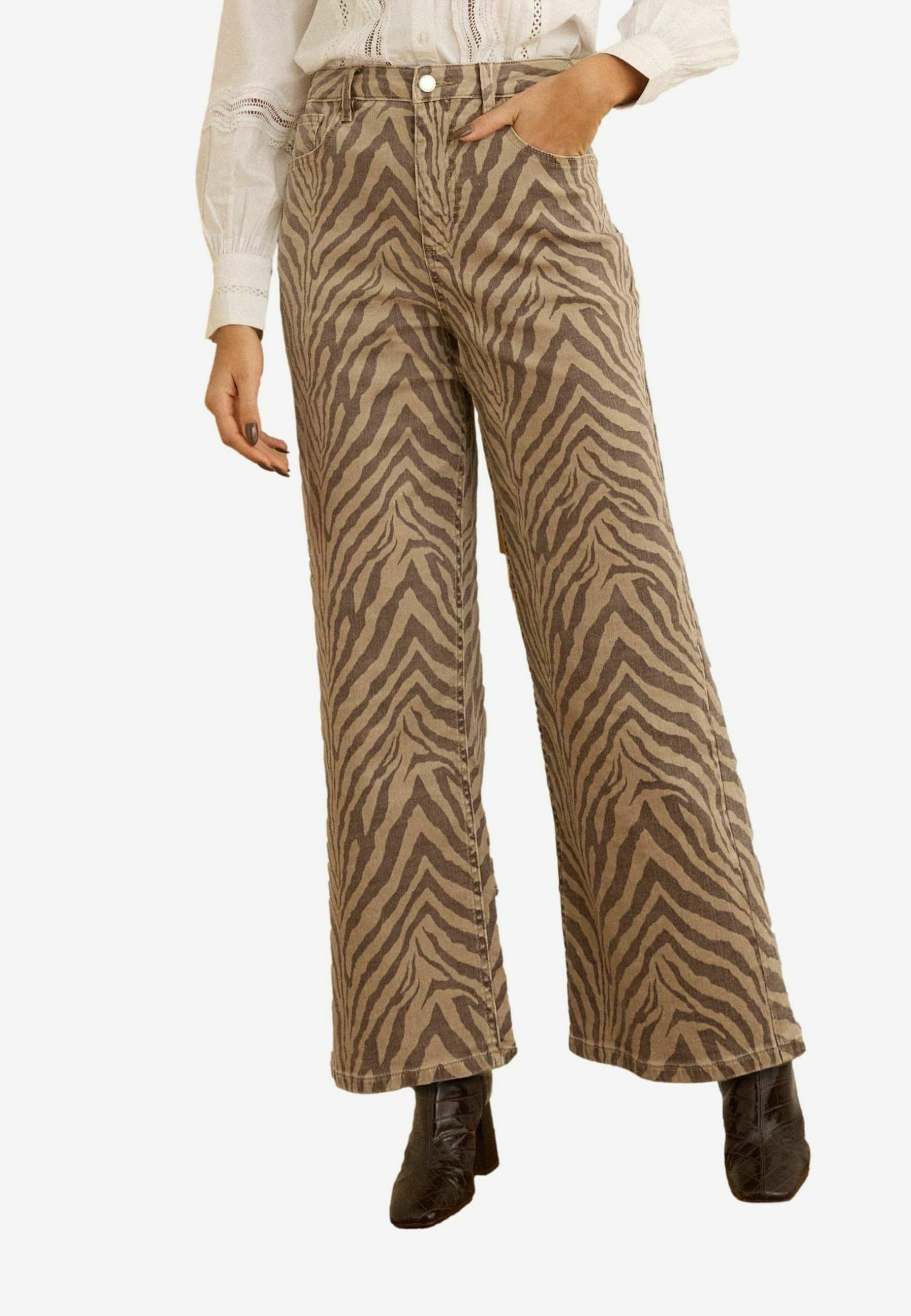 CROP ZEBRA PRINT